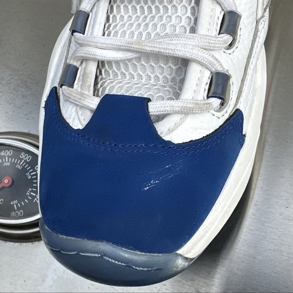 Reebok White and Blue Sneakers with Hexagonal Cushioning - Picture 9 of 10